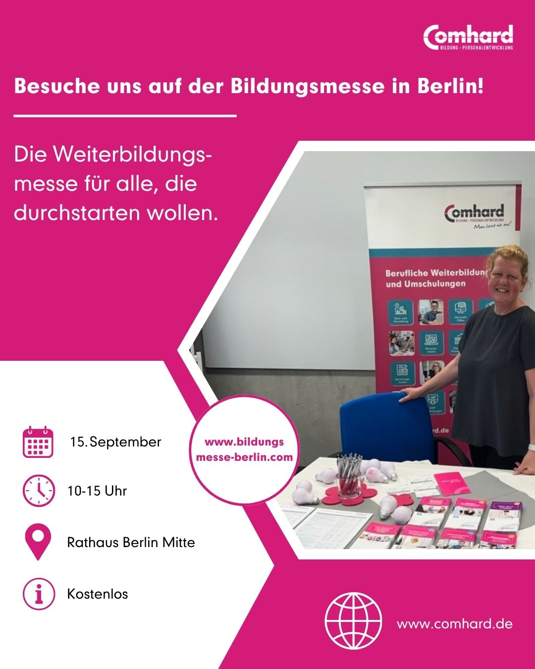 Grafik zur Bildungsmesse Berlin am 15. September von 10 bis 15 Uhr im Rathaus Berlin Mitte mit Comhard-Messestand, Mitarbeiterin und Informationsmaterialien zu Weiterbildungen und Umschulungen.